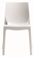 Krzesła do kawiarni wykonane z tworzywa 