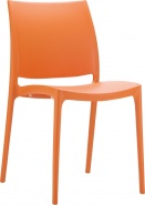 Pomarańczowe krzesła wykonane z tworzywa