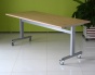 Metalowy stół do sali konferencyjnej w biurze
