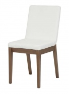 Krzesła hotelowe z białą tkaniną