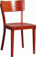 Twarde drewniane krzesła kawiarniane
