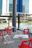 Krzesła gastronomiczne do zewnętrznych stref restauracyjnych 