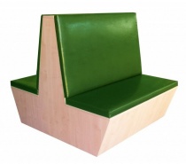 Zielona loża z tapicerowanym gładkim siedziskiem i oparciem z ekoskóry