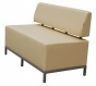 Tapicerowana sofa o metalowych nogach