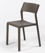 Krzesło z wysokiej jakości tworzywa do wyposażenia kawiarni 